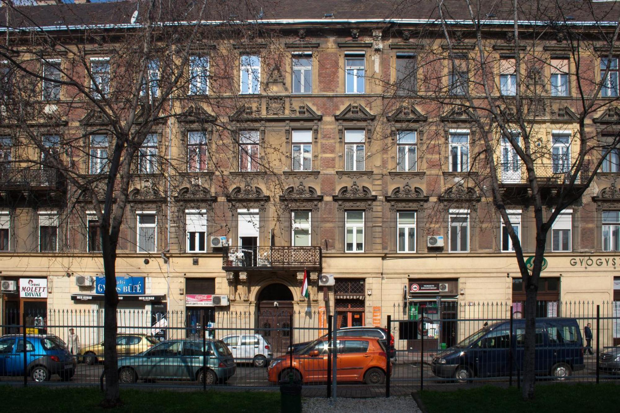 Michael Apartment With 2 Rooms Near Gozsdu Udvar Boedapest Buitenkant foto
