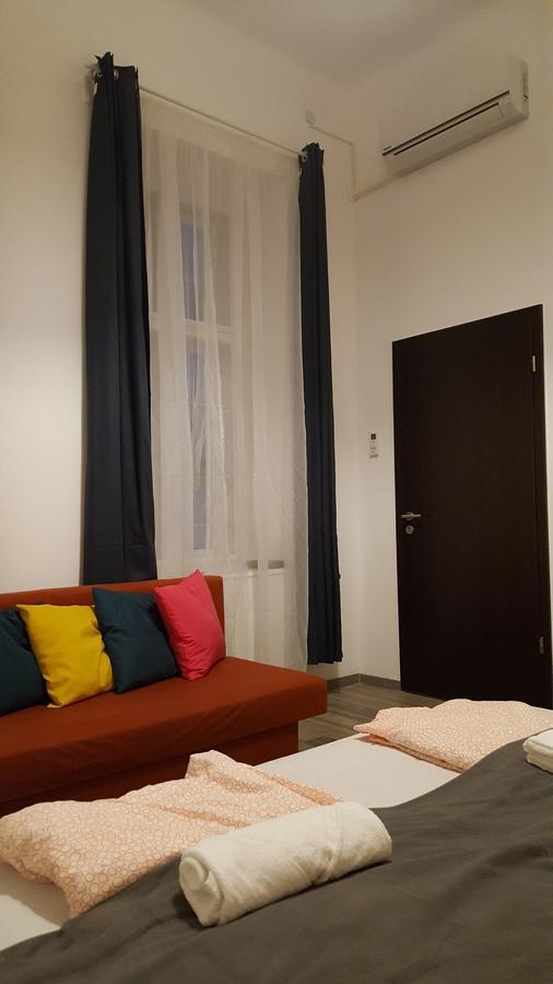 Michael Apartment With 2 Rooms Near Gozsdu Udvar Boedapest Buitenkant foto