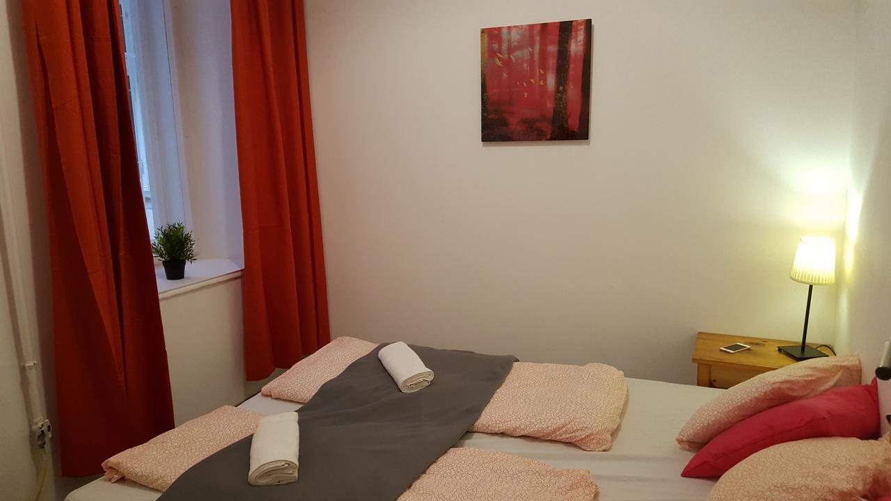 Michael Apartment With 2 Rooms Near Gozsdu Udvar Boedapest Buitenkant foto